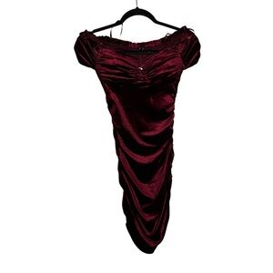 NWT Windsor Burgundy Velvet Scalloped Sweetheart Neckline OffShoulder Mini Dress